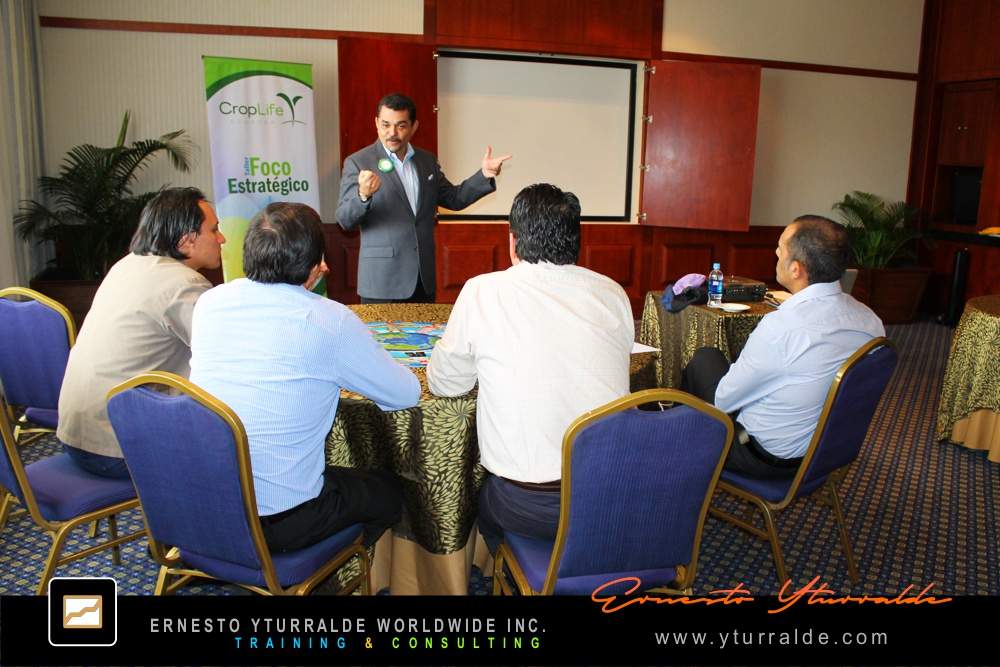 Team Building en Bogotá con taller de cuerdas bajas para fortalecer la integración de equipos