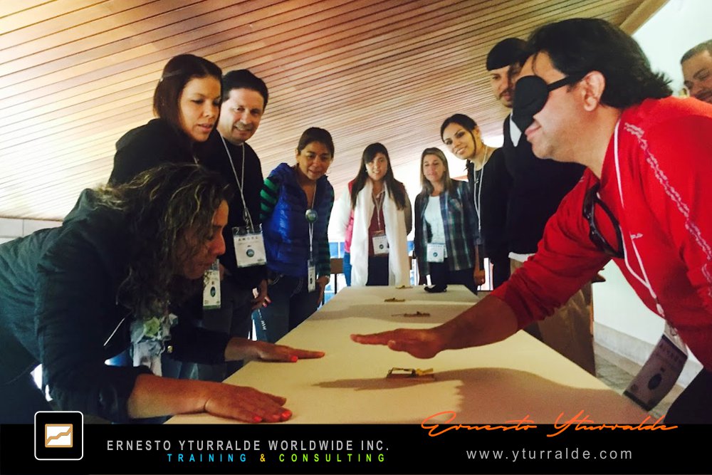 Actividad de Team Building en Colombia orientada al fortalecimiento de equipos de trabajo