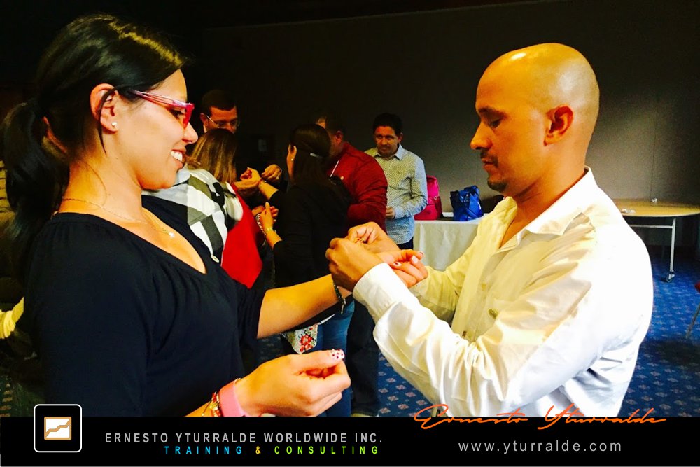 Programa de Team Building empresarial en Bogotá para integrar colaboradores