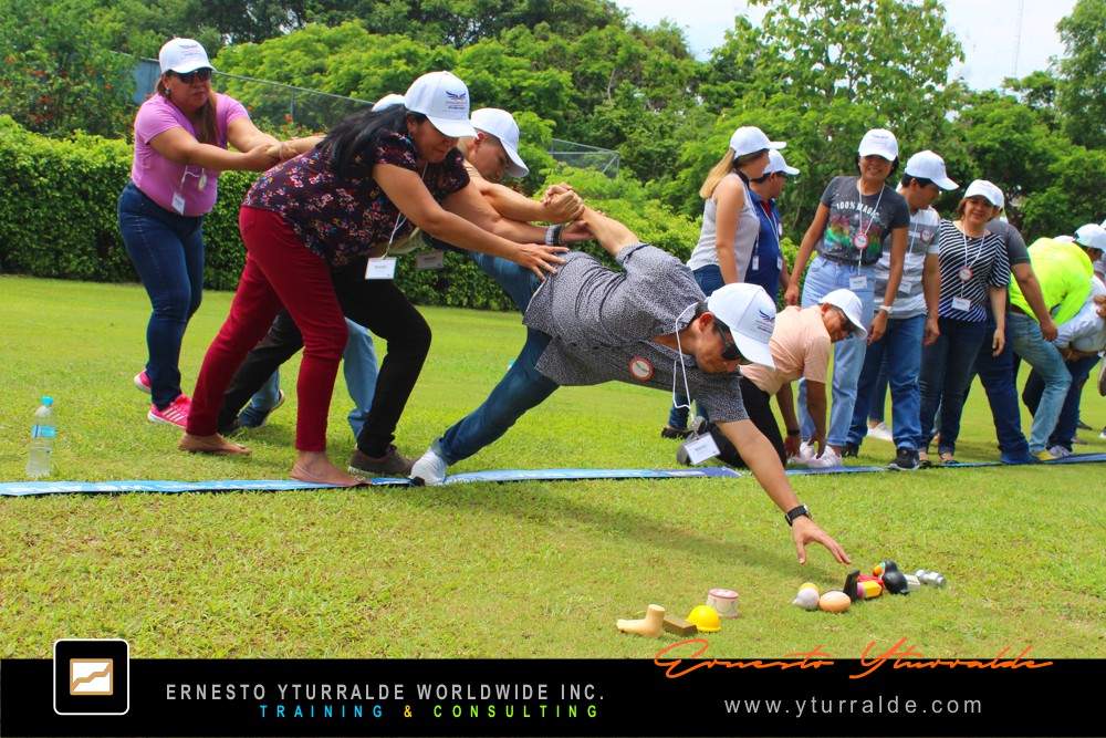 Jornada de integración empresarial en Bogotá con metodología de aprendizaje experiencial